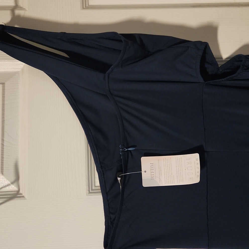 One Shoulder Dress With Strech And Slit In Front Pit=20 With Strech - Picture 6 of 7